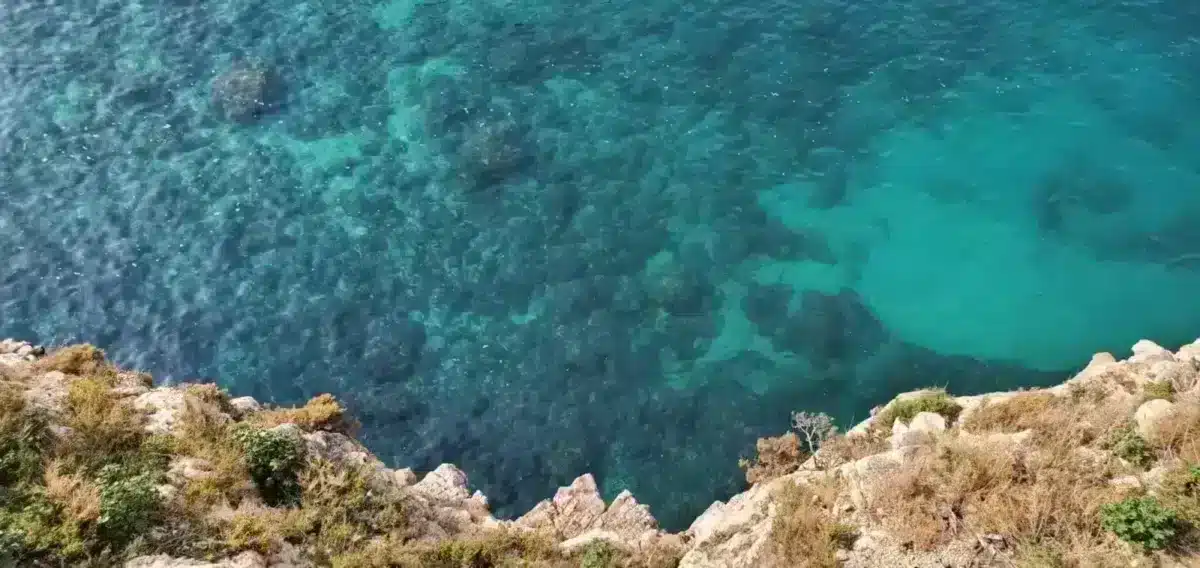 Wo kann man in Europa seinen 40. Geburtstag feiern? strände polignano a mare italien apulien