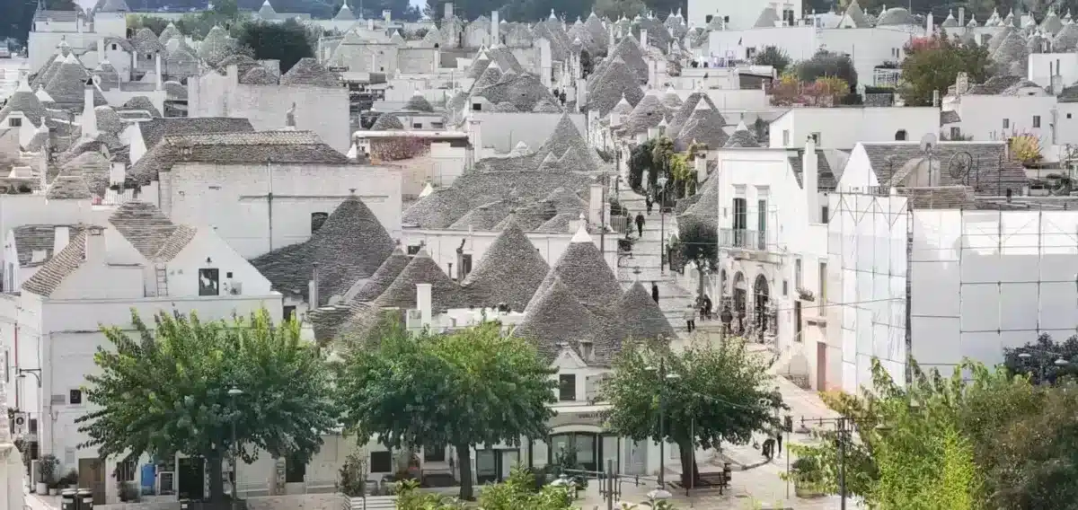 alberobello italie pouilles