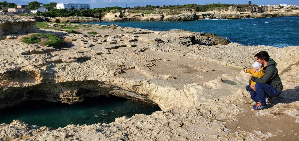 Grotta de la Poesie Italie plage Pouilles