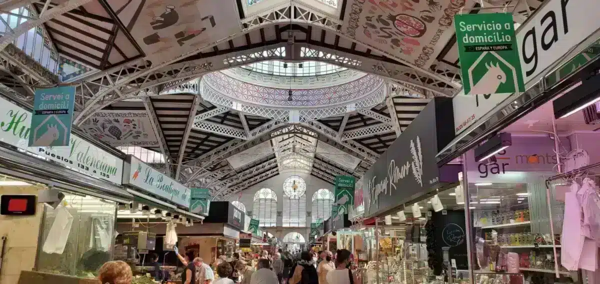 Visit Valencia (Spain) on foot, things to do and what to see in 1 or 2 days? mercado central valencia