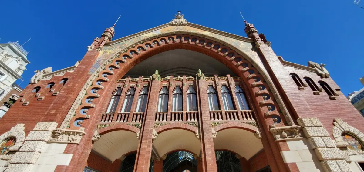 Visit Valencia (Spain) on foot, things to do and what to see in 1 or 2 days? valence market