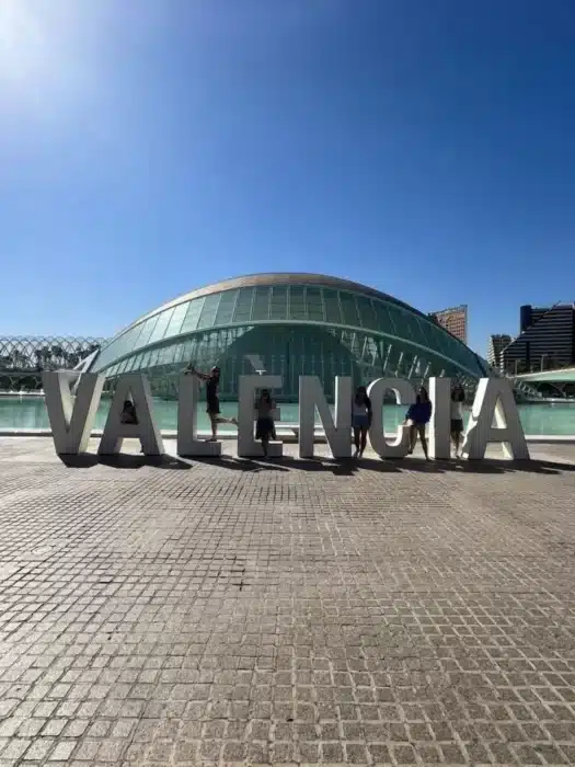 Visit Valencia (Spain) on foot, things to do and what to see in 1 or 2 days? cité des sciences