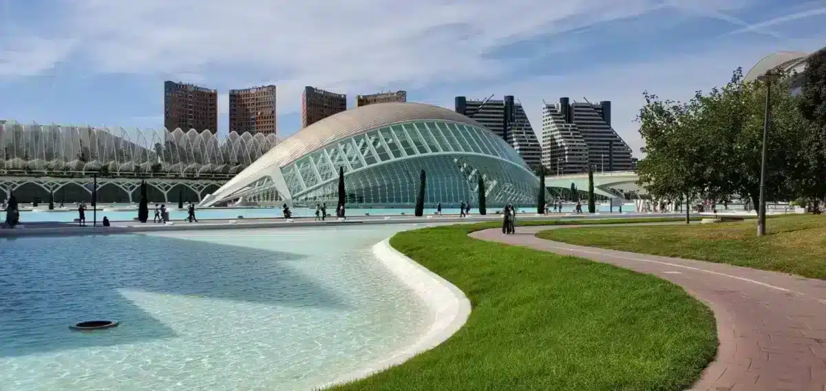 Visit Valencia (Spain) on foot, things to do and what to see in 1 or 2 days? parc de valence
