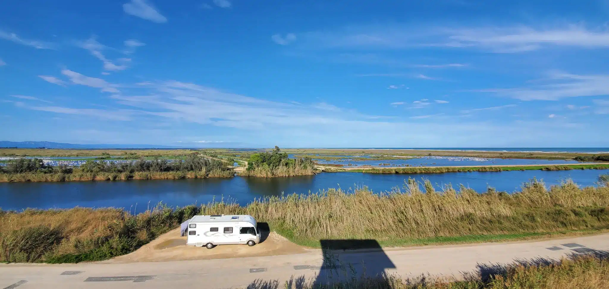 Recorrido por Europa en vehículo transformado: nuestro artículo práctico, itinerario, presupuesto e informe detallado sobre nuestros 10 meses en autocaravana Parc Natural del Delta de l'Ebre en autocaravana