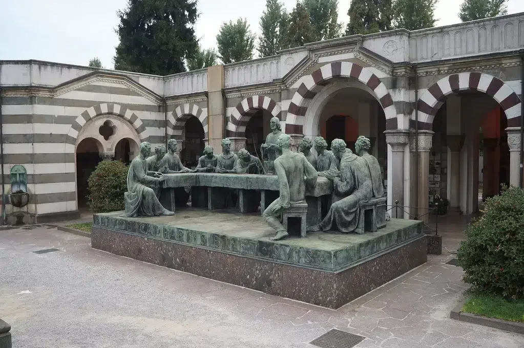 Besuch des Monumentalfriedhofs in Mailand Grab der Familie Campari Friedhof von Mailand