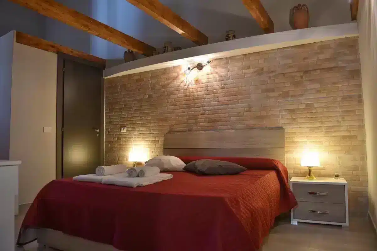 Where to sleep in Naples? Our favorite neighborhoods and best addresses sleep in Naples