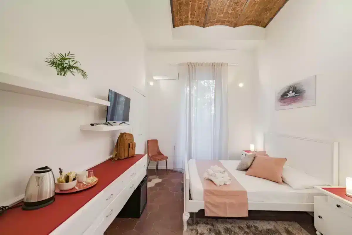 Where to sleep in Naples? Our favorite neighborhoods and best addresses sleep in Naples