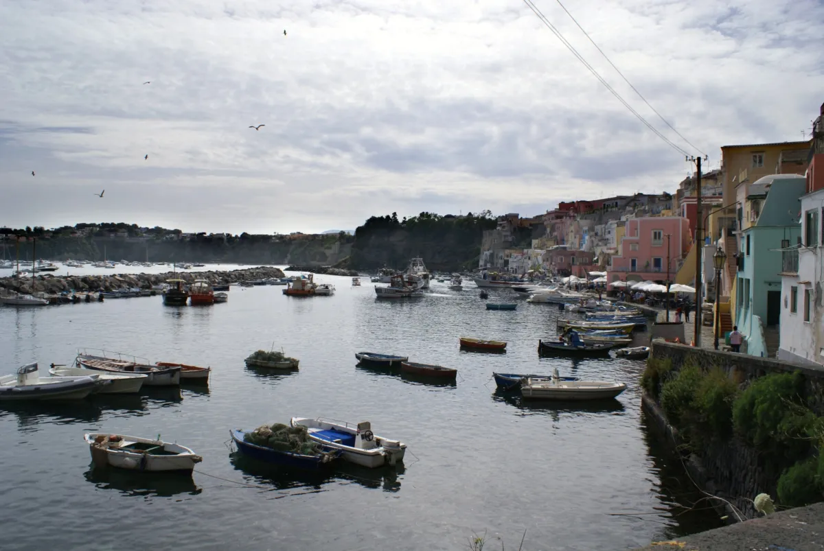 Les 5 plus belles plages de l'île de Procida (Italie) plages procida,plages procida italie