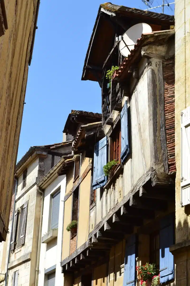 Dove alloggiare in Dordogne Périgord? bergerac, strada stretta, strada vecchia
