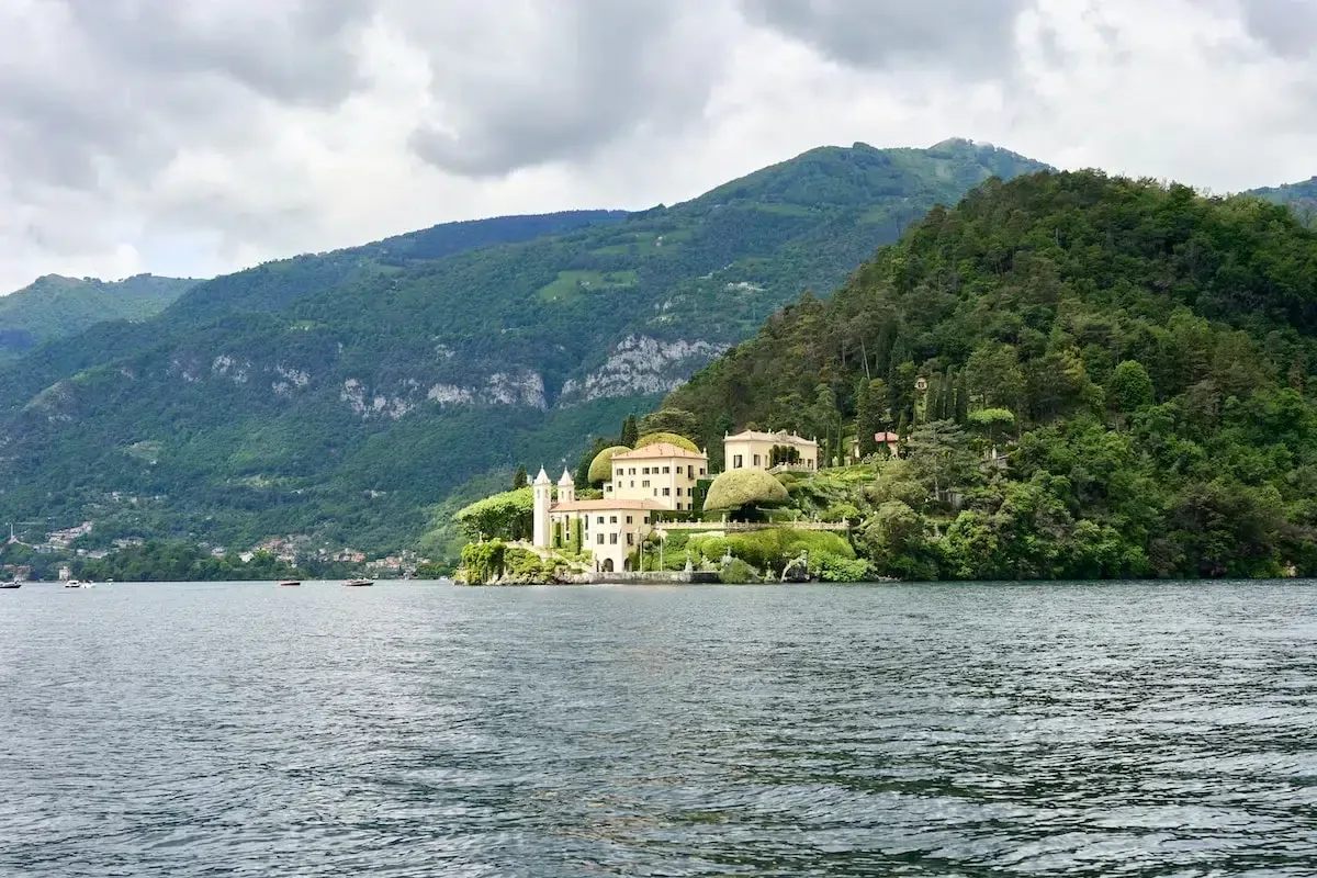 Villa sur le bord du lac de Côme