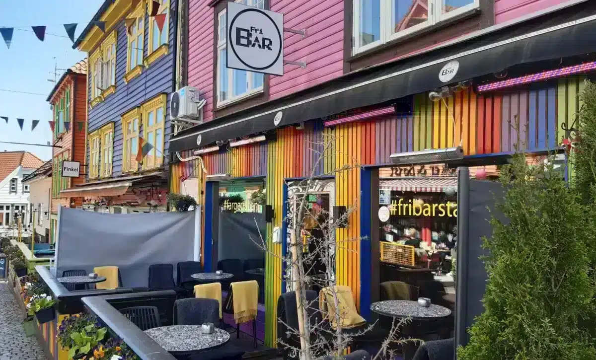 What to see and do in Stavanger, Norway? our complete guide Stavanger colorful street Øvre Holmegate Norway