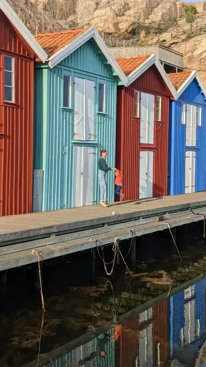 Our road trip in Scandinavia in a converted vehicle: our complete guide smogen port and colorful houses