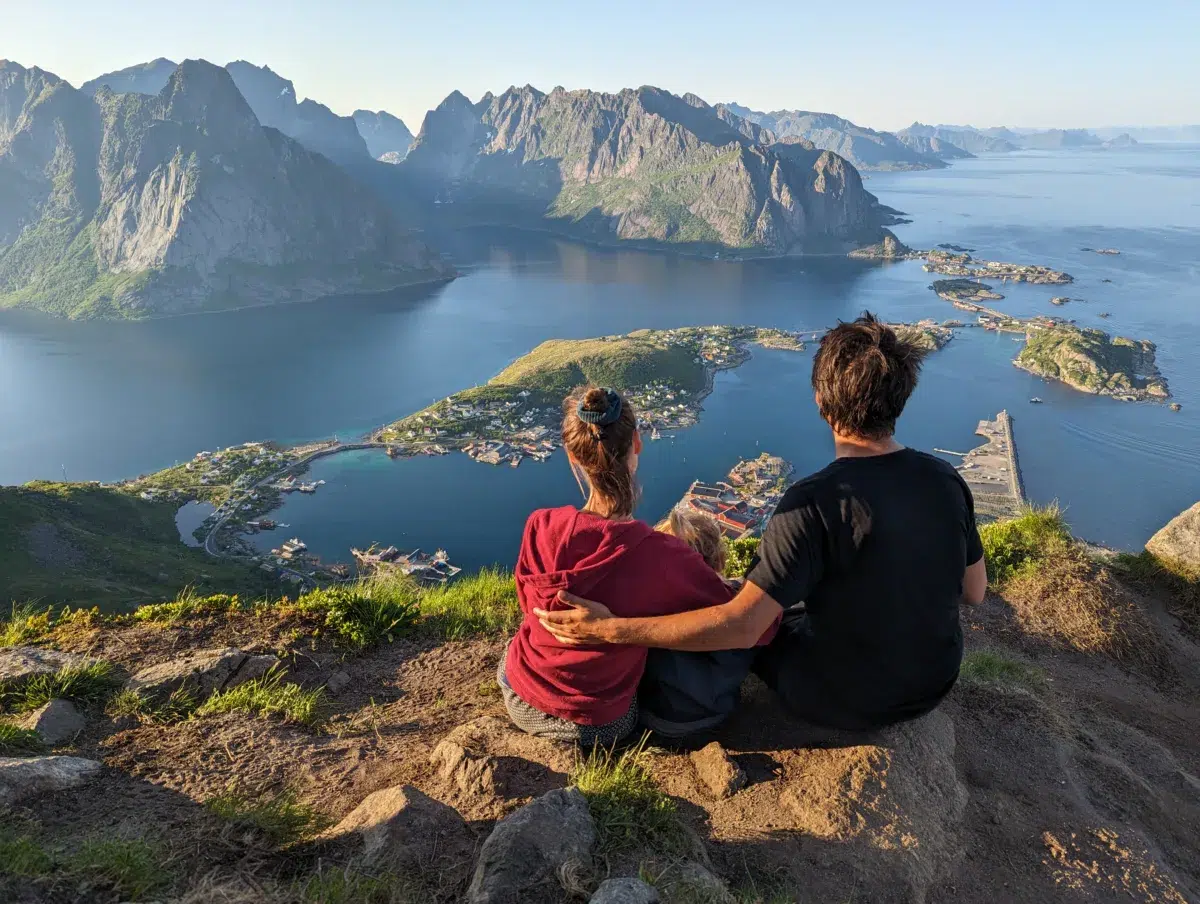 visiter île lofotens norvège camping car village de Reine