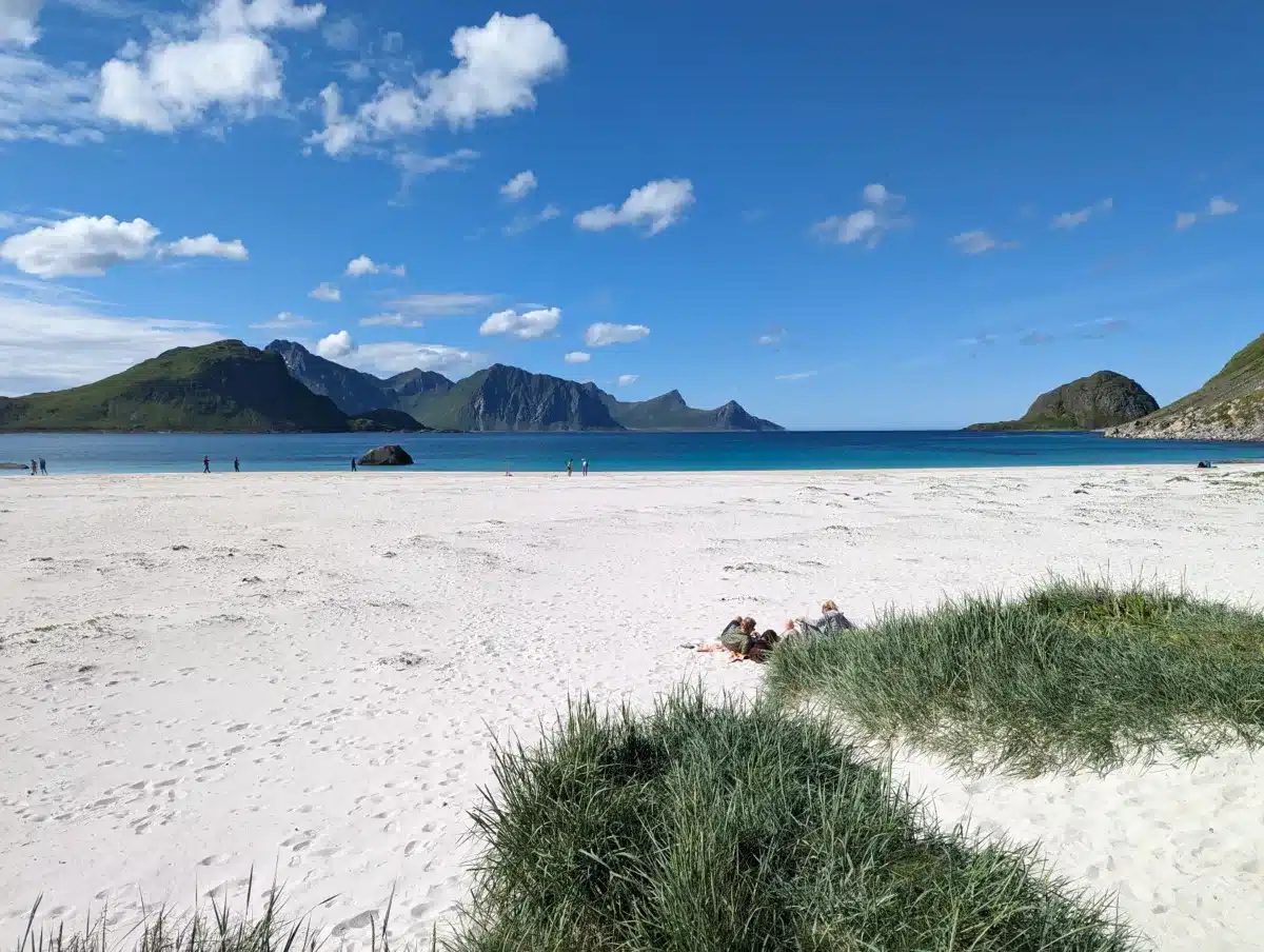 visita isla lofotens noruega camping car playa Hauklandstranda