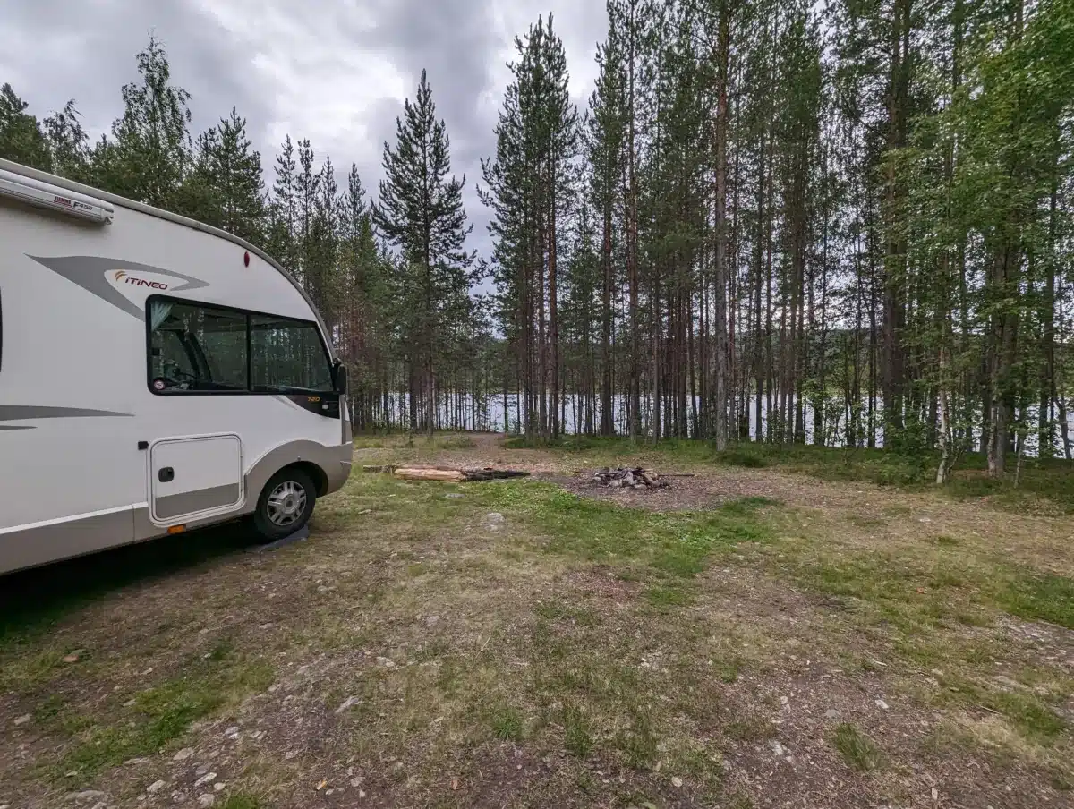 Our road trip in Scandinavia in a converted vehicle: our complete guide Camping in the forest camping car Sweden