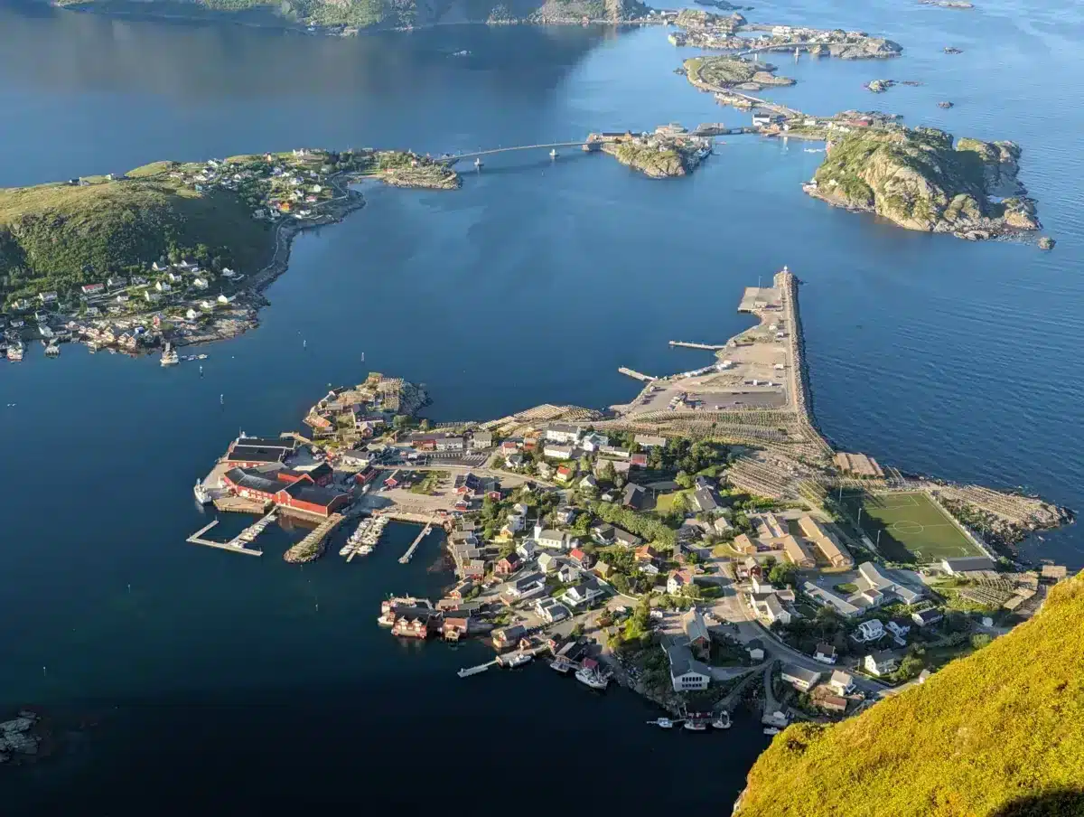 islas lofoten senderismo reina noruega