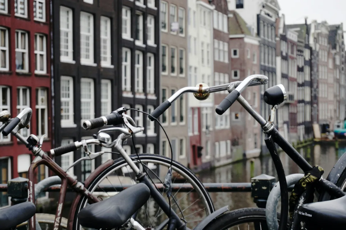 Warum sollten Sie in Amsterdam Urlaub machen? fahrrad amsterdam
