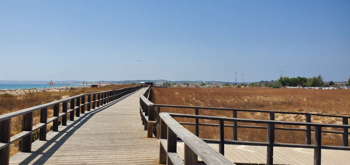 Algarve: las mejores cosas que hacer (playas, cuevas, pueblos, excursiones) alvor portugal algarve