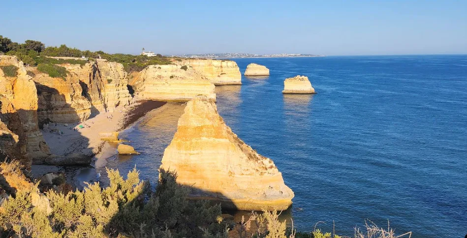 Nuestra lista de las cuevas marinas más bonitas para visitar en el Algarve Cuevas marinas que visitar en el Alagarve