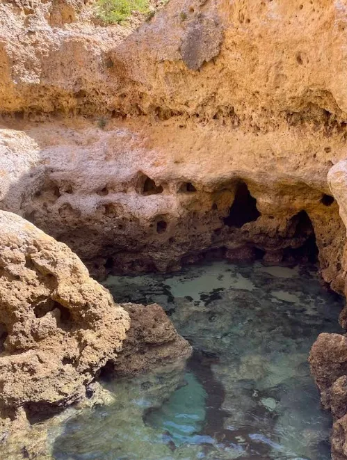 Nuestra lista de las cuevas marinas más bonitas para visitar en el Algarve cuevas del algarve